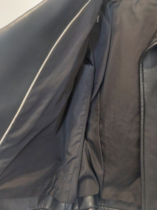 Skórzana kurtka czarna ZARA w rockowym stylu