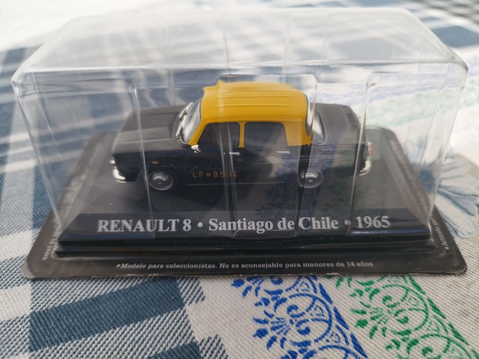 Miniatura Nova - Renault 8 Taxi Santiago do Chile 1965