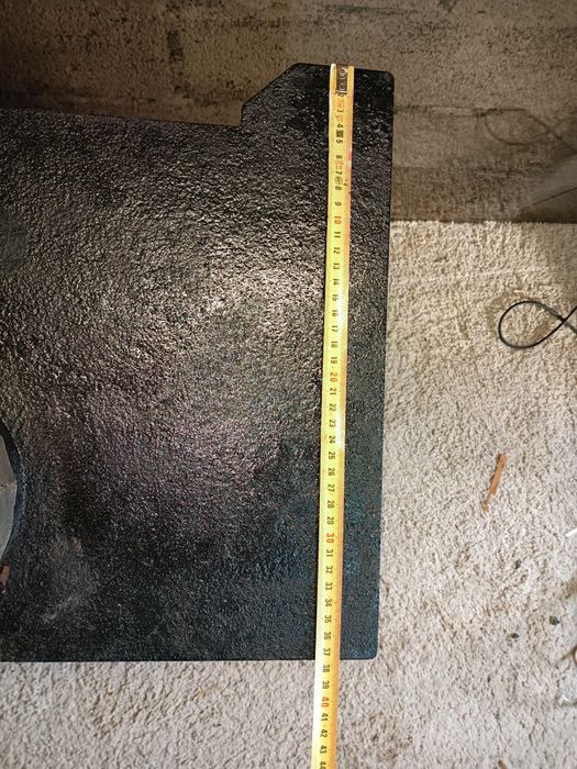 Salamandra a lenha em ferro fundido, rústica com tubos para  chaminé e