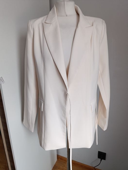 Marynarka damska Nowa bez metki elegancka biała