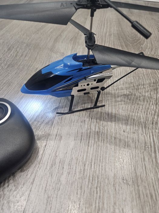 Дитячий гелікоптер на радіоуправлінні