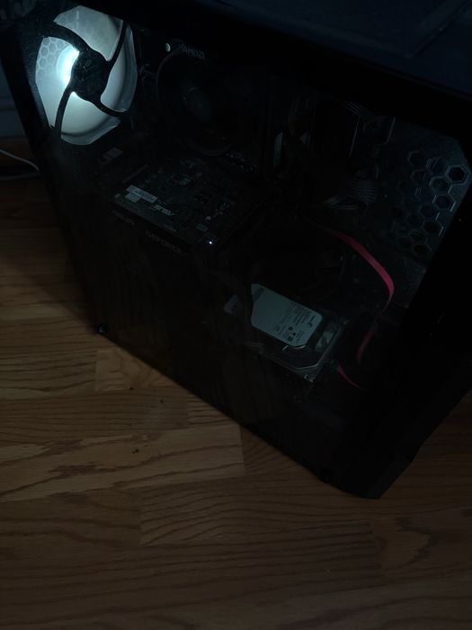 Sprzedam komputer gamingowy | Ryzen 5 | GTX 1660 Ti | 16 GB RAM |