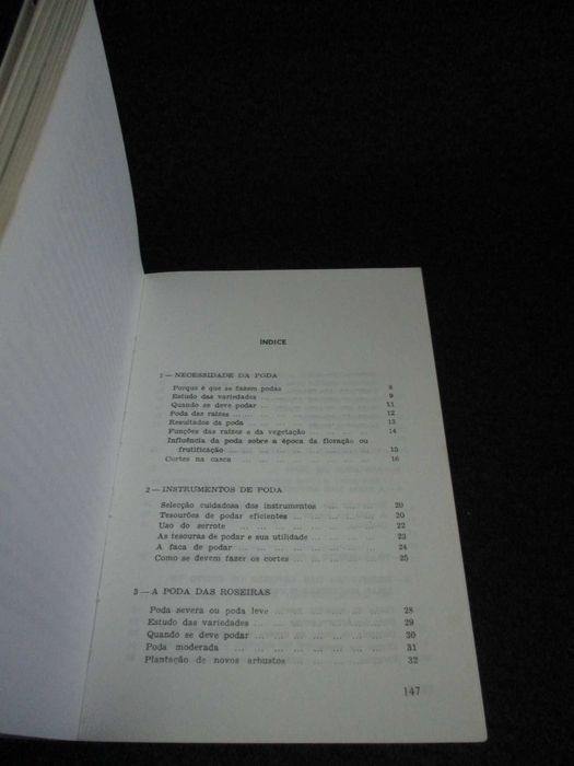 Livro Poda de Árvores e Arbustos Roy Genders 1991