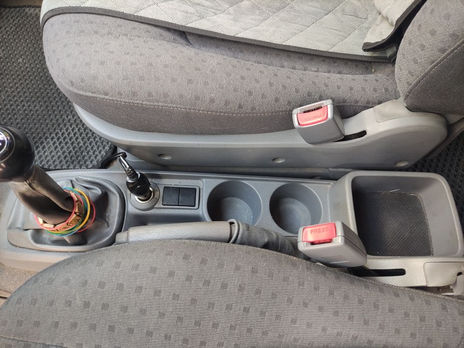 Продам автомобіль KIA CARENS 2006