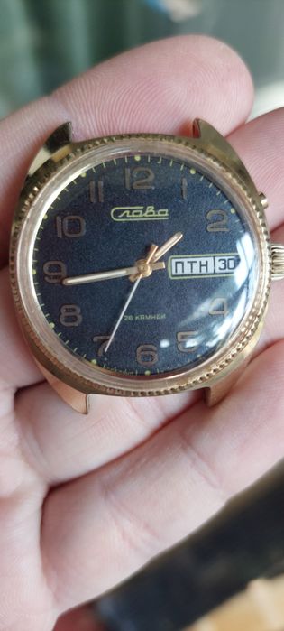 Часы наручные очень точно идут механизм хороший и вид приличный