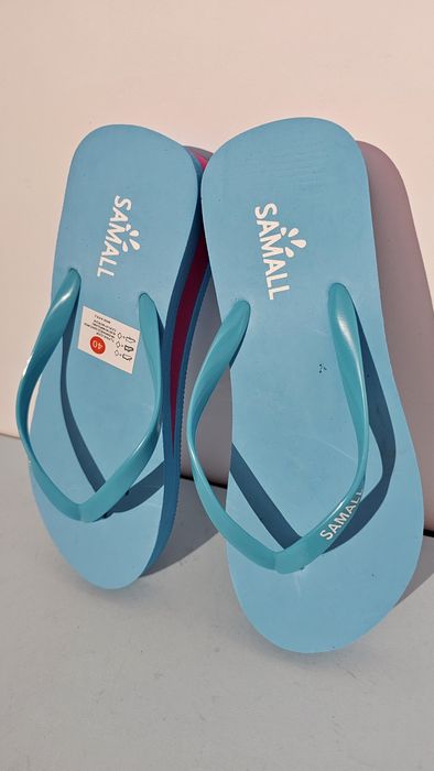 Japonki damskie piankowe rozmiar 40.  Długości stopy 24.8 cm