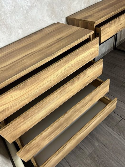 Комод на чотири ящики