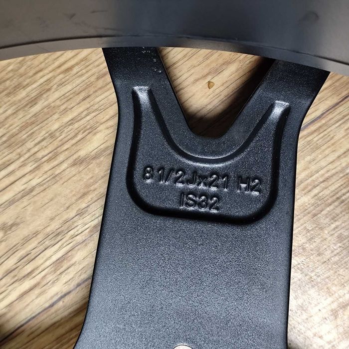 R21 8.5j 9.5j оригінал BMW 5 i5 G60 G61 стиль 943M диски бмв