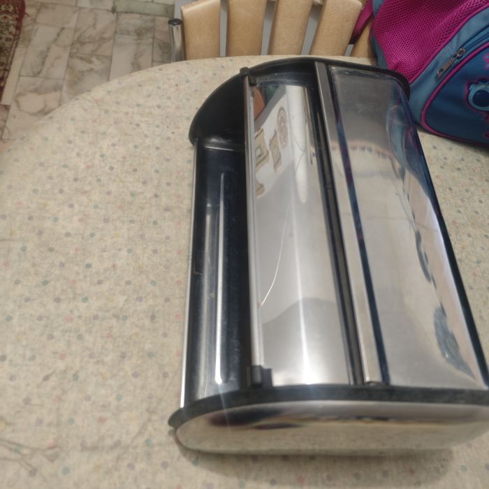 Caixa de pão como nova