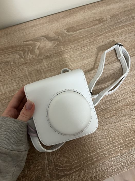 Fujifilm Instax Mini 12 лавандовий + білий чохол в подарунок
