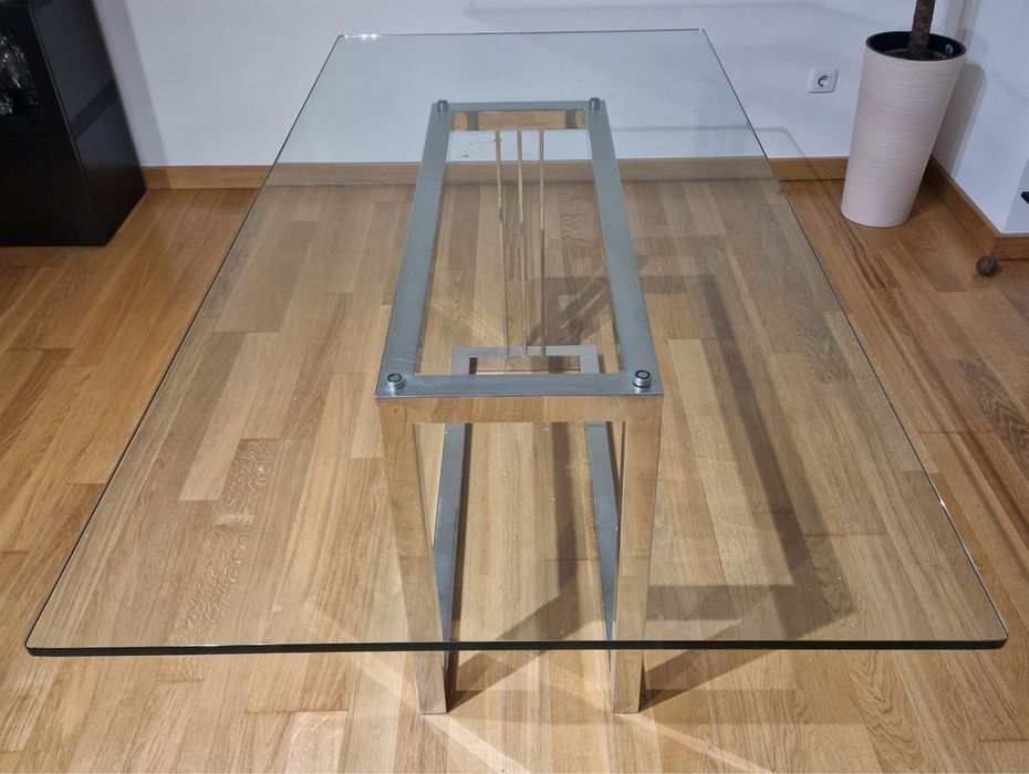 Antarte: Mesa de vidro. Paços de ferreira: 6 cadeiras