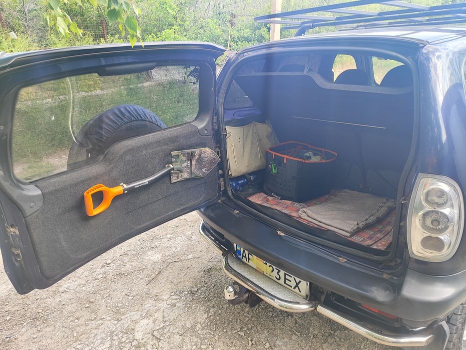 Chevrolet Niva 2004