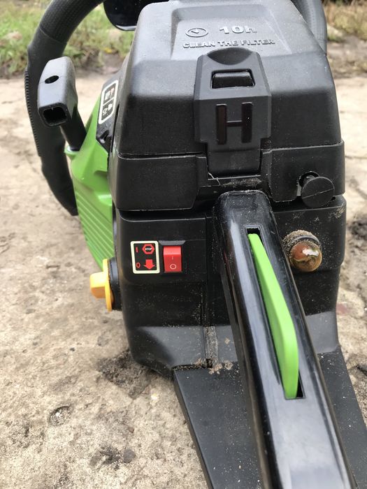 Продам бензопилу