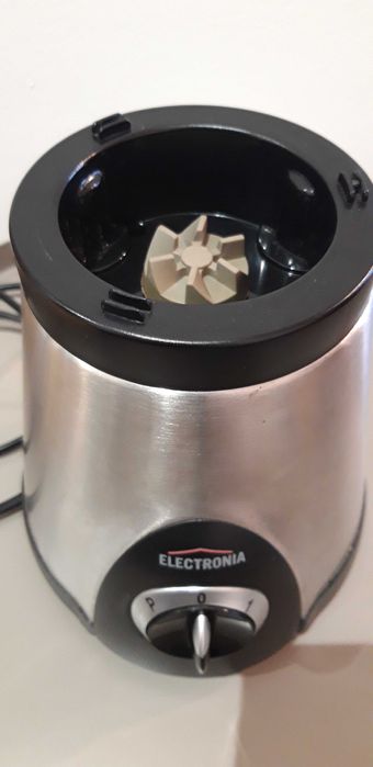 Liquidificador Electronia 500W com copo de vidro