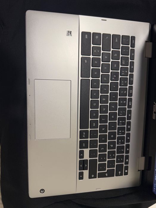 Computador portátil asus