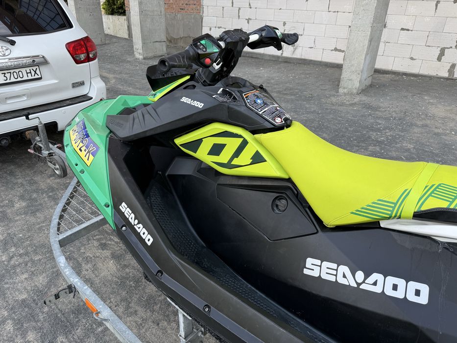 Гідроцикл BRP Spark Trixx. Офіційний