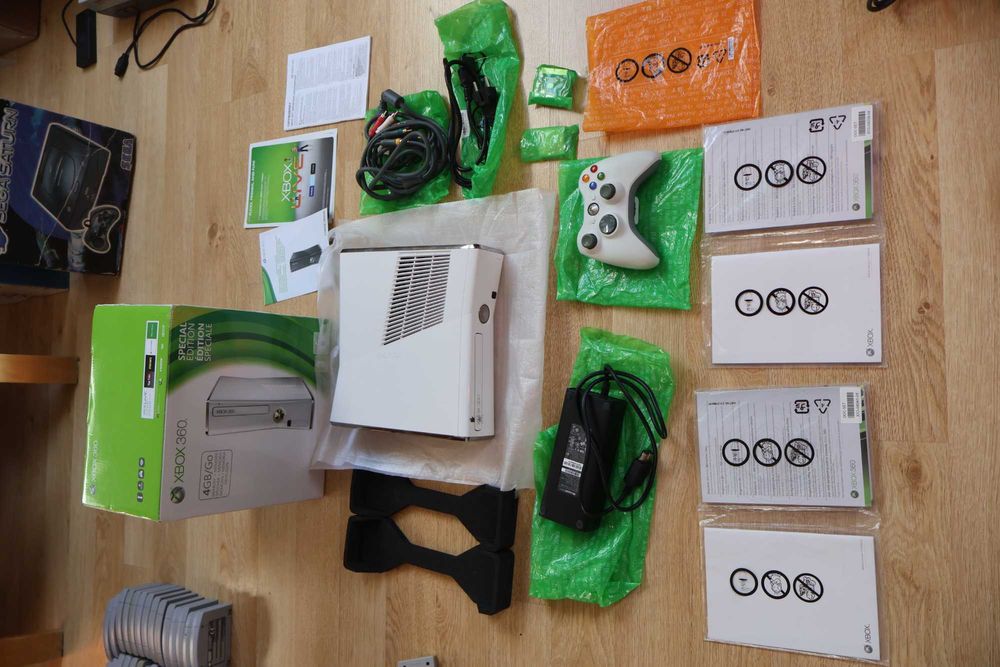 Konsola Xbox 360 S Slim Special Edition White Gloss PAL IDEAŁ PLOMBA