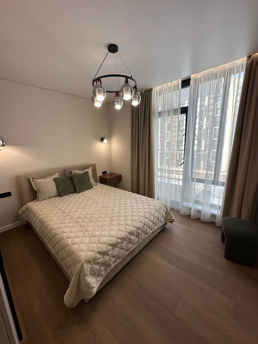 Продаж просторої 1 к.квартири біля озера! Манхеттен