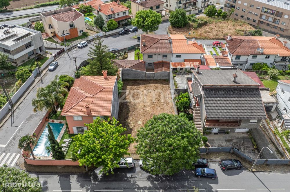 Terreno para construção de moradia geminada, em Dume, Braga.