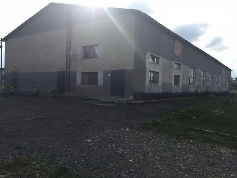 Продам комерційну будівлю