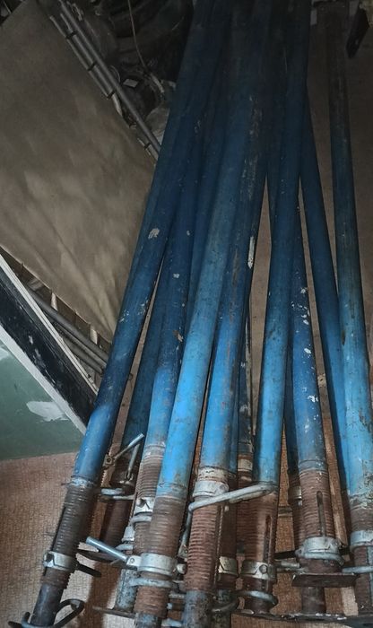 Продам стійки опалубки. Є кількість.