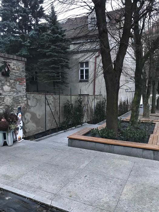 Kamienica centrum Bardo + budynek mieszkalny 250 m