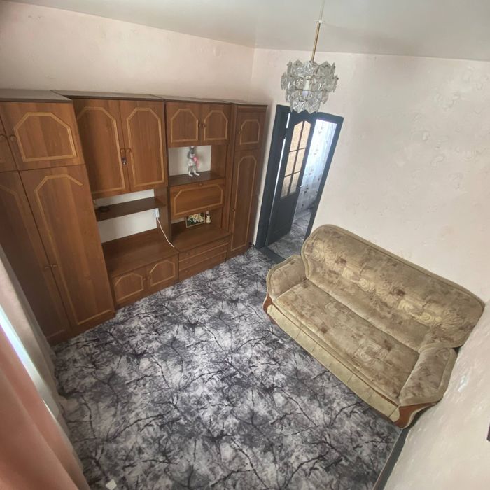 Продам 2-х повирховий будинок