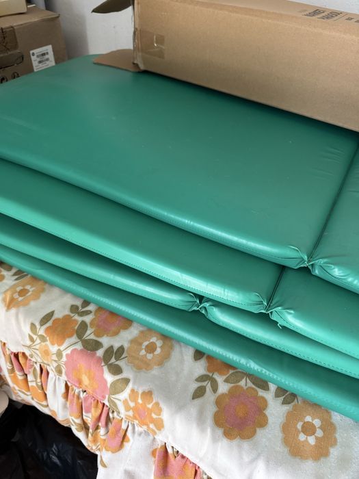 4 espreguiçadeiras + colchoes