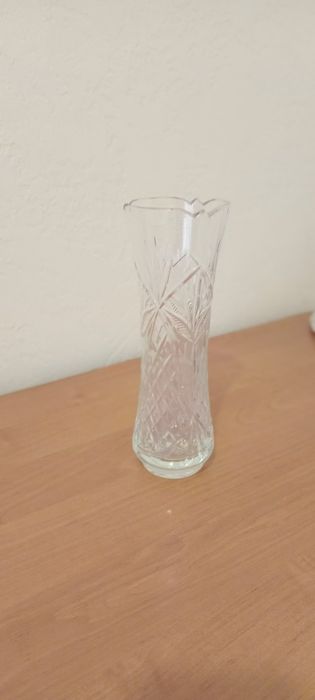 Ваза кришталева, хрустальна і фарфорова