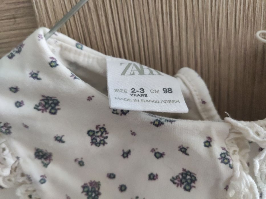 Bluzka z kołnierzykiem Zara 98