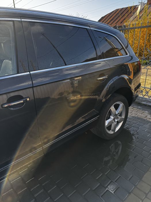 Продам Audi q7 3.0 tfsi