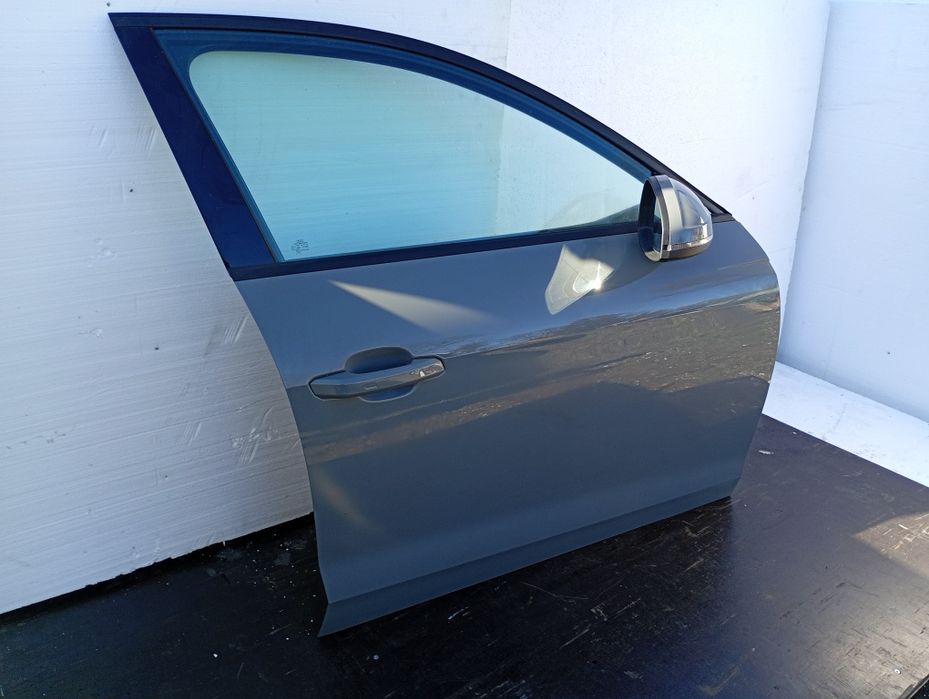 Audi A4 b9  drzwi maska zderzak  lx7b