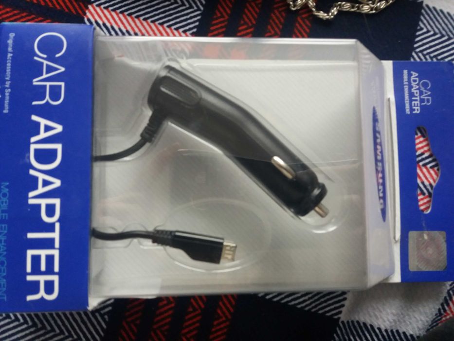 Ładowarka samochodowa