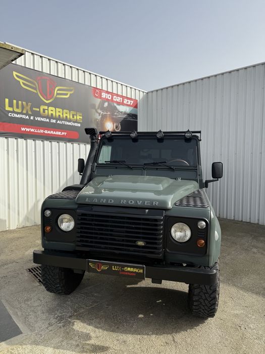Land Rover Defender  - 130