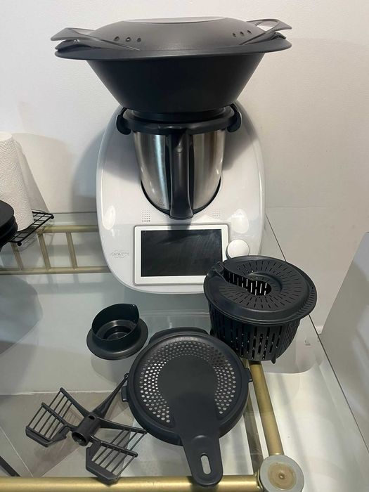 Vendo a Bimby TM6 smi nova