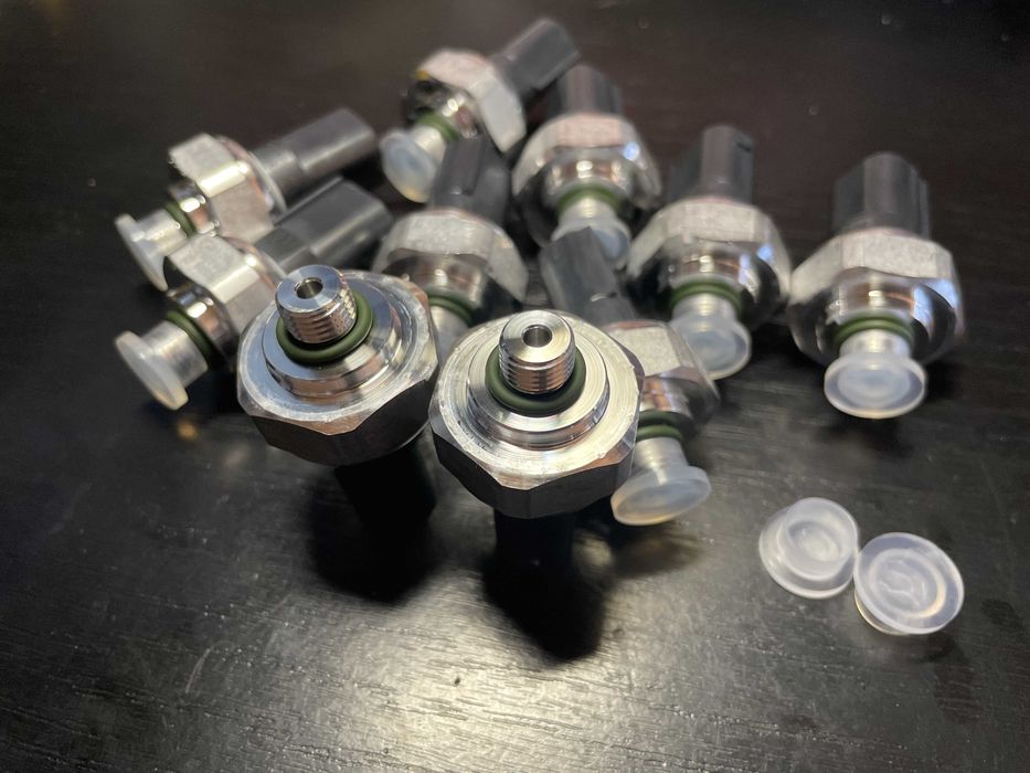 Датчик тиску хладагента (фреона, кондиціонера). Mercedes A2110000283