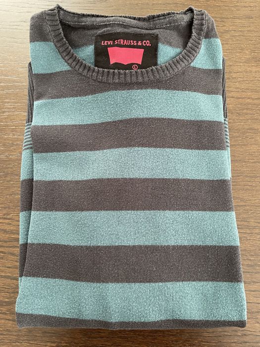 Sweter Levi’s w bardzo dobrym stanie.