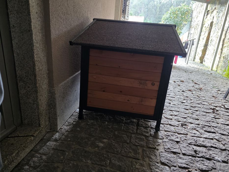 Vendo casota de madeira para cao