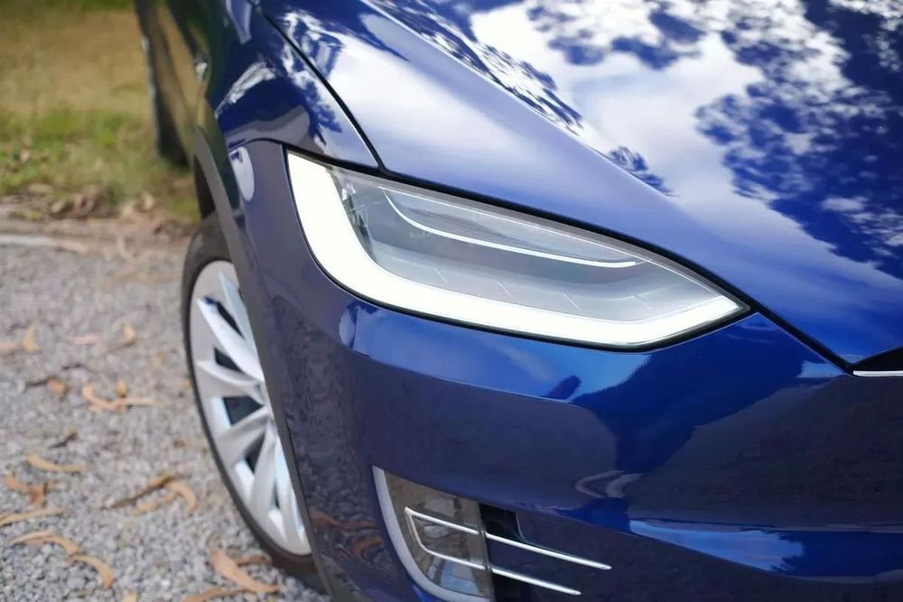 Tesla Model X 75D477056063001733126