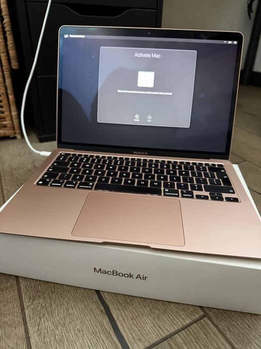 MacBook Air M1, 8 CPU/8 GPU 13