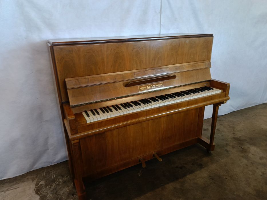 Pianino "may Berlin"