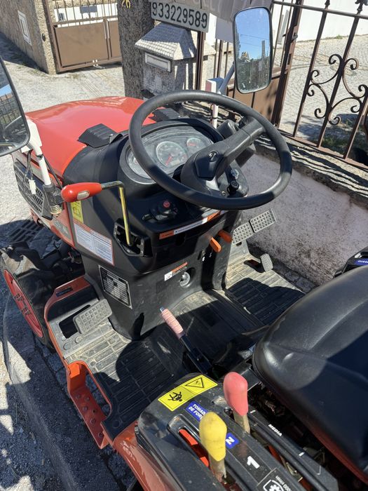 Trator Hinomoto HM30-20 + Charrua OFERTA | 20cv | 4x4