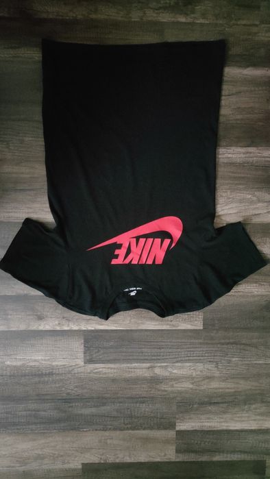 świetny t-shirt NIKE TEE  XS/S w super stanie