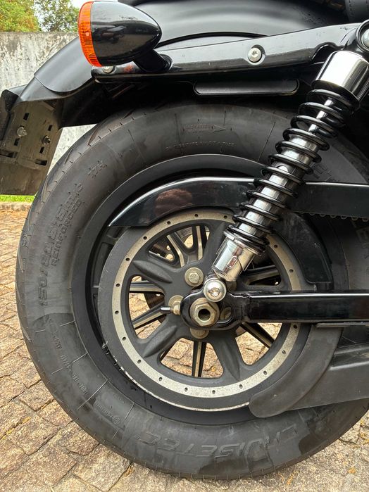 HARLEY IRON 883 2012 • 8.431 Km • Extras • Estado impecável