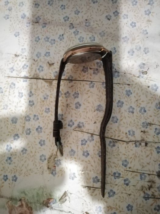 Vendo o relógio velho para homem