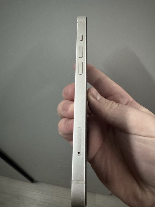 Продам Айфон 13 128GB