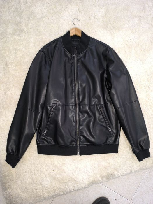 Vendo blusão tam. XL  usado uma vez, está novo  marca Springfield €15