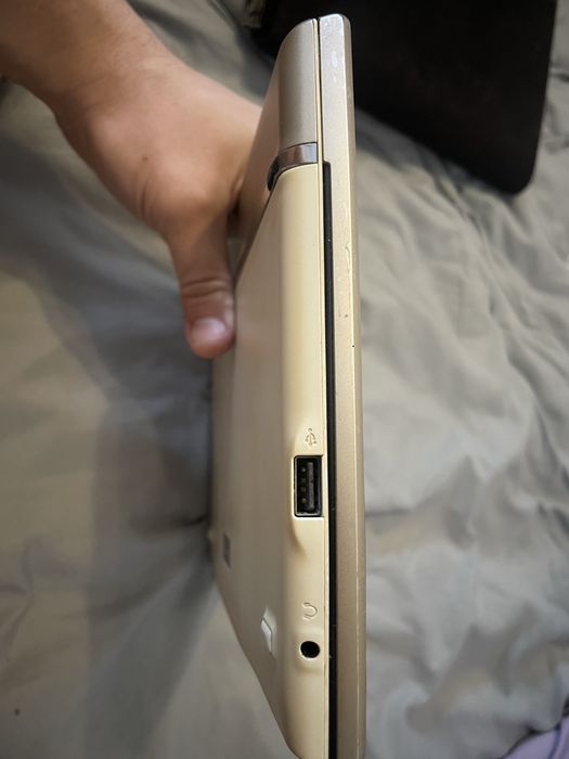 Планшет ASUS Eee Pad Slider SL101 — тільки планшет, без комплекту