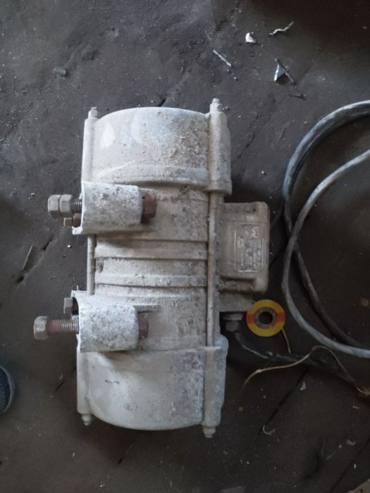 Вибратор ИВ-104А-2