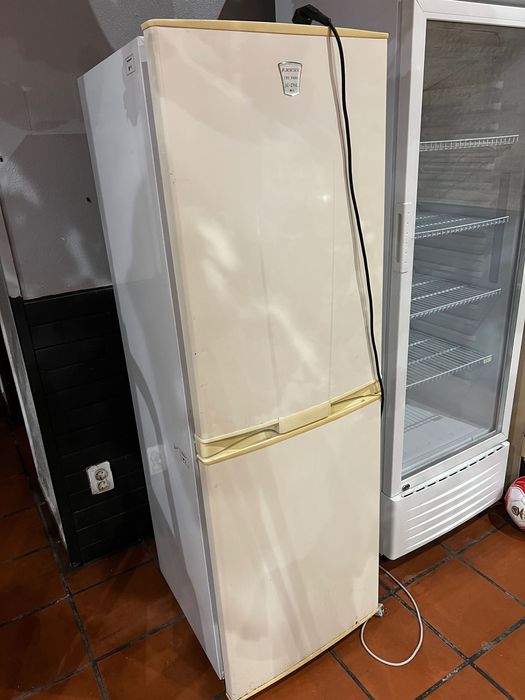 Frigorífico à venda
